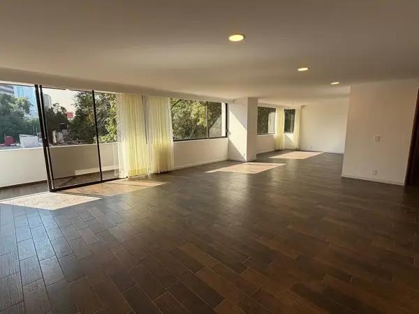 Departamento en Renta con Balcón en Lomas de Chapultepec I Sección, Miguel Hidalgo 2 recámaras
