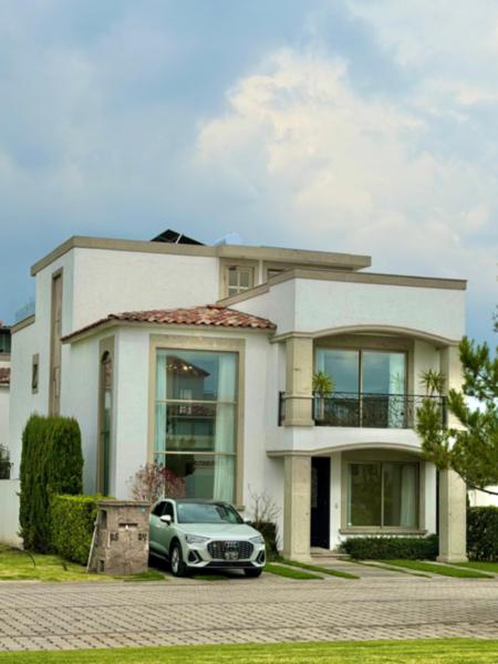 Casa en Metepec: Espacio y Comodidad en Privada Casa en Metepec: Espacio y Comodidad en Privada