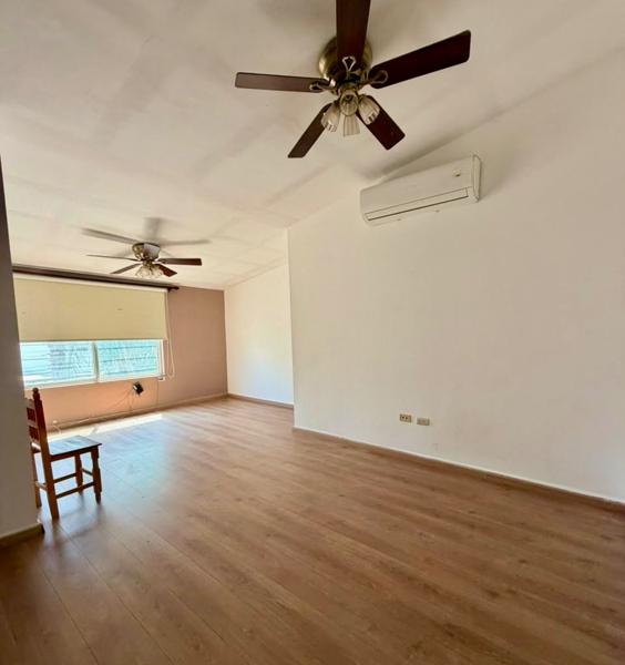 CASA EN RENTA EN EL CORAZÓN DE VIÑEDOS Y CERCA DEL
CORREDOR COMERCIAL