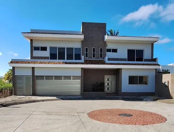 Hermosa casa en venta en el Fracc Las Palmas