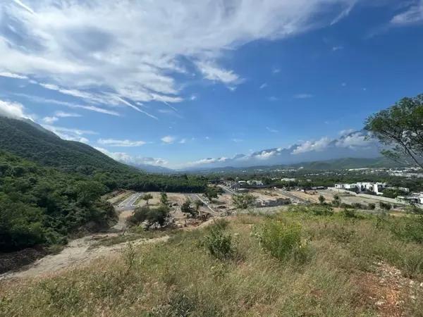 TERRENO VENTA BOSQUES DE MISIONES SECTOR MAGNOLIA CARRETERA NACIONAL MONTERREY N. L.