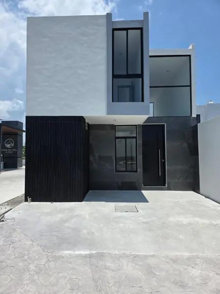 Casa en esquina en coto privado con alberca