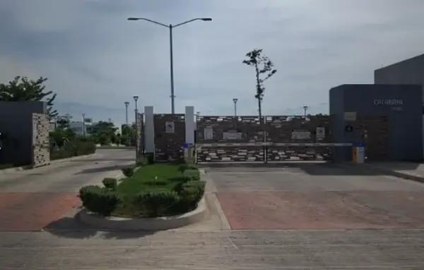 CASA DE ENTREGA INMEDIATA EN VIA APIA, BENEVENTO, CULIACAN