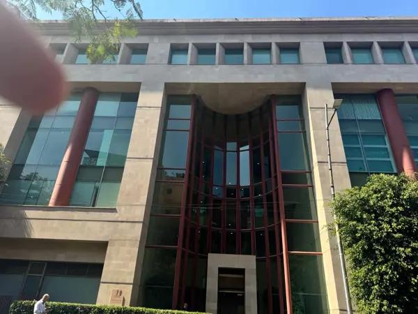 Oficina en venta en Santa Fe, Ciudad de México, con amplias instalaciones y estacionamiento