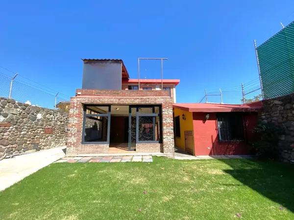 CASA EN VENTA DE UNA PLANTA Y ESTILO CAMPESTRE EN CHOLULA