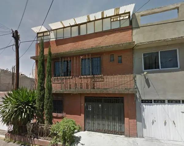 Casa en venta por remate en La Perla, Nezahualcóyotl