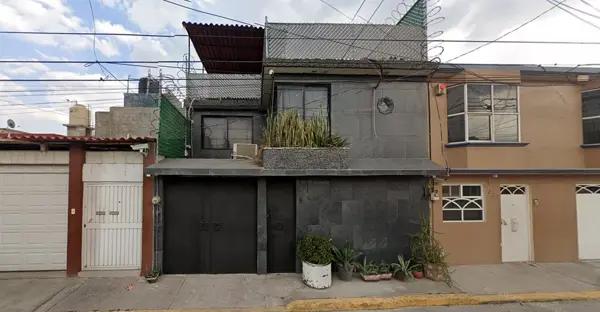 Oportunidad de Casa en Remate en Villa de las Flores, Coacalco