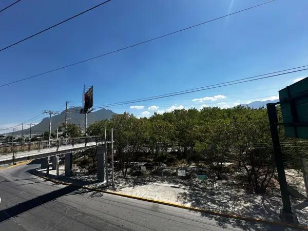 TERRENO EN RENTA SOBRE AV. CRISTÓBAL COLÓN – MONTERREY