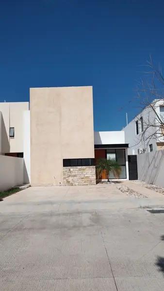 Casa de una sola planta en Cholul