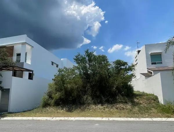 Terreno en venta en Carolco en zona Carretera Nacional en Monterrey