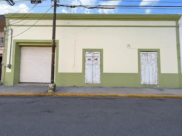 Casa para remodelar en Venta a una cuadra del Parque de San Juan, Merida, Yuc.