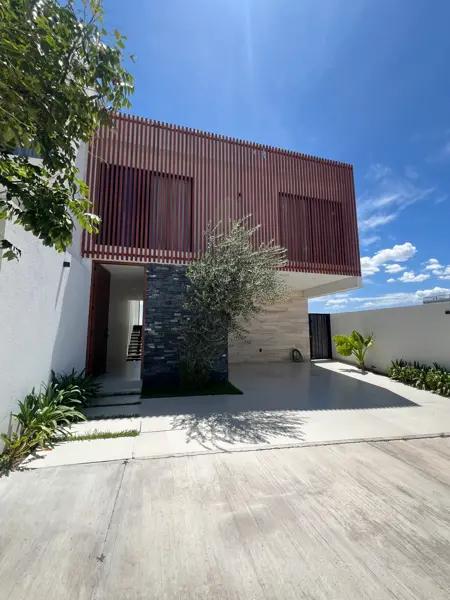 CASA EN VENTA EN LOMAS PUNTA DEL ESTE