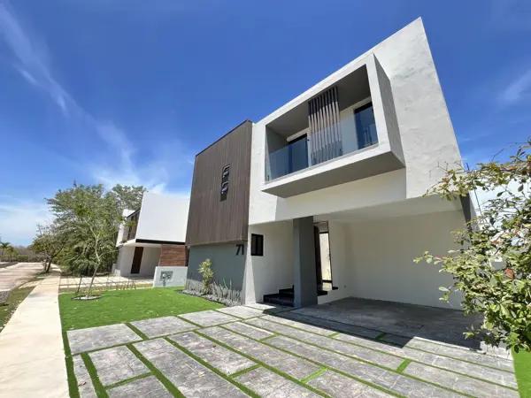 Casa en venta en Country Club Mérida | 4 recámaras y paneles solares