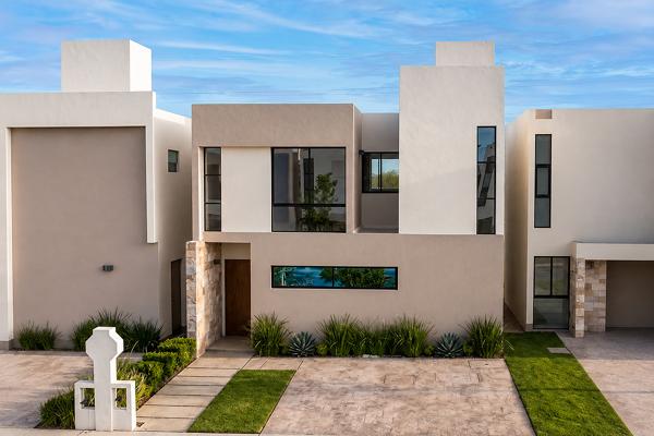 Casa frente a parque en venta de 3 recámaras en Solana Tixcacal, Mérida