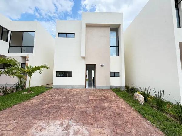 Casa en esquina en venta de 1 recámara + estudio en Solana Tixcacal, Mérida