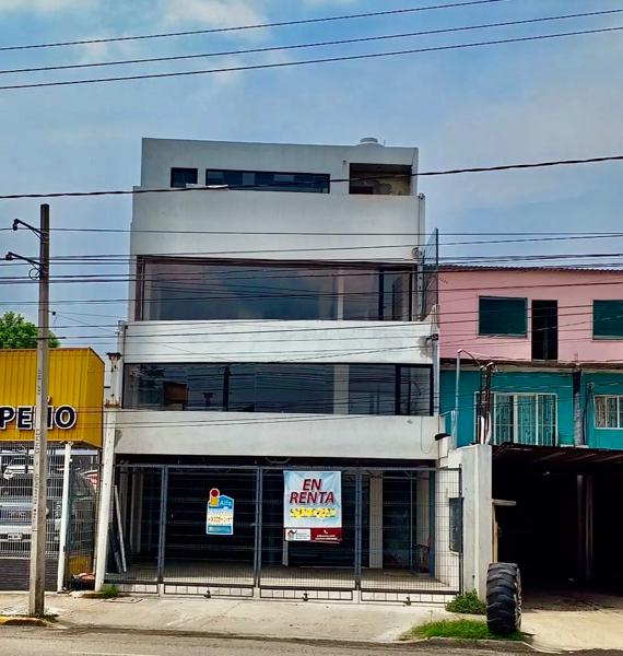 Renta Oficinas con Bodega sobre Periférico Villahermosa Tabasco