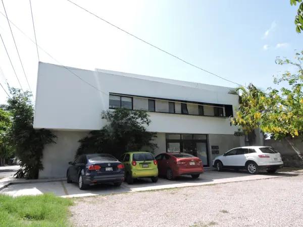 Oficina Amueblada en Renta en Planta Alta en Sodzil Norte