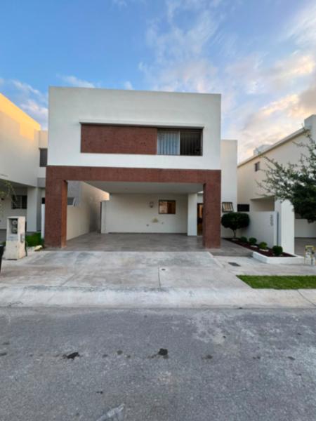 Casa en Renta Amueblada en Sorrento Etapa 1, Saltillo Norte | 3 Recámaras con Baño | Alberca
