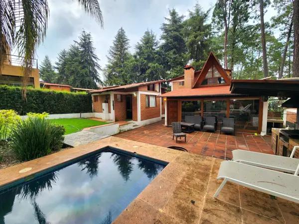 CABAÑA EN VENTA EN EL CENTRO DE AVÁNDARO, VALLE DE BRAVO