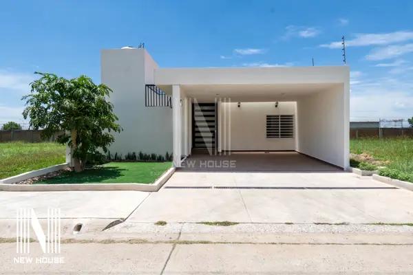 Casa de 1 Planta en Venta - Club de Golf Los Naranjos