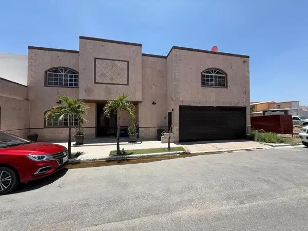 HERMOSA CASA A 1 MIN DEL BLVD TRIANA