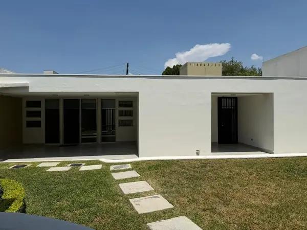 Casa en renta con amplio jardín y amenidades