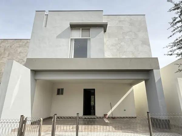 CASA EN VENTA CANTABRIA AL ORIENTE DE SALTILLO, COAH.