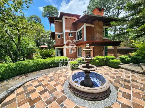 CASA EN VENTA EN AVÁNDARO
