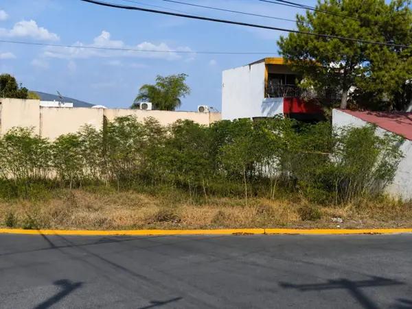 Terreno residencial plano en venta en Cumbres 6ª sector