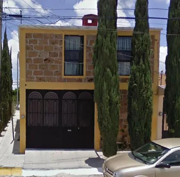 CASA EN VENTA EN VILLAS DE SANTIAGO, QRO.