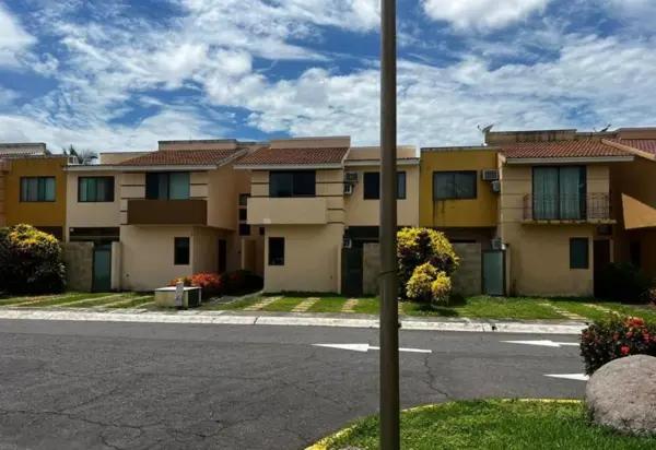 VENTA CASA COMO REMATE HIPOTECARIO EN TAMPIQUEÑA BOCA DEL RIO VERACRUZ.