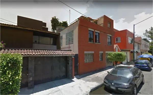 BONITA CASA DE RECUPERACION BANCARIA EN UNA ZONA SEGURA DE CLAVERIA, CDMX