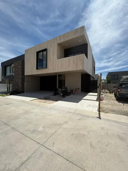 CASA NUEVA EN VENTA – LOMAS DEL MOLINO IV