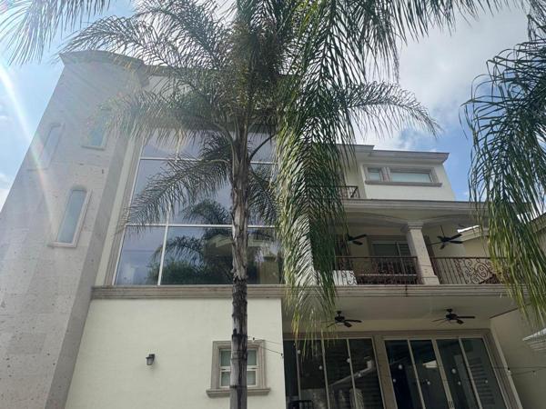 Casa en venta en Sierra Alta, Monterrey, Nuevo León