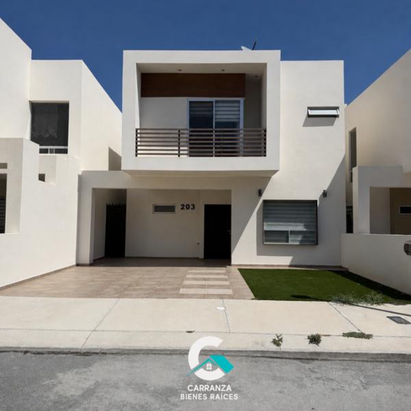 CASA EN RENTA EN TERRANOVA – IDEAL PARA EJECUTIVOS Y PROFESIONISTAS