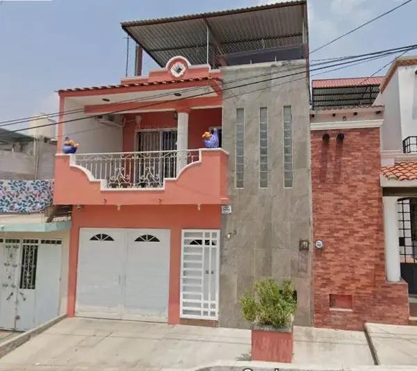 CASAEN VENTA EN JARDINES DEL PEDREGAL, TUXTLA GUTIERREZ, CHIS.