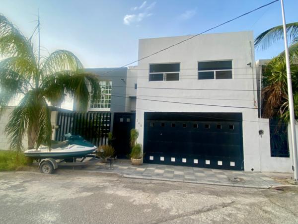 Casa en Renta y Venta en El Oasis, Torreón: Espaciosa Amueblada Equipada