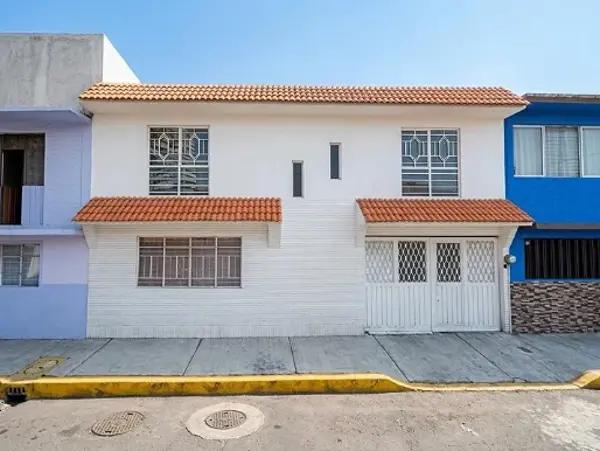 CASA EN IZTAPALAPA DE GARANTÍA BANCARIA, OPORTUNIDAD ÚNICA.