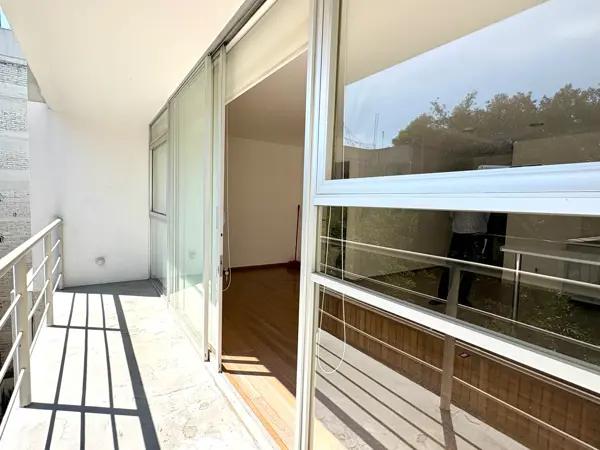 Super iluminado Loft con estacionamiento y balcón en la Roma Norte