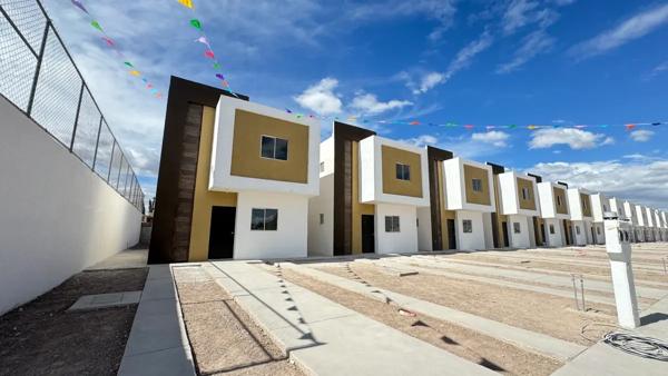 CASA EN VENTA EN SECTOR MONTERREAL AL ORIENTE DE  TORREON. GRAN TERRENO EXCEDENTE