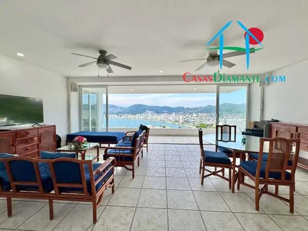 2 recámaras y terraza con vista a la bahía de Acapulco