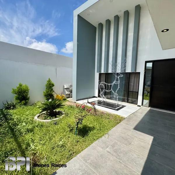 Casa en Venta en Residencial Longoria, Nuevo Laredo - Amplia y Moderna
