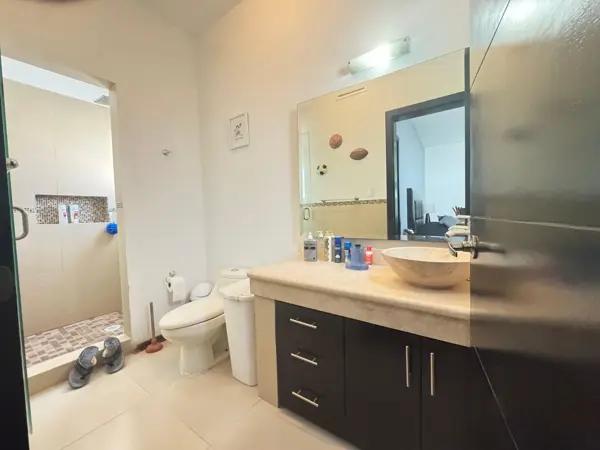 Excelente Residencia en Fraccionamiento Privado.
