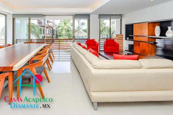 Departamento con club de playa y terraza con vista a las albercas