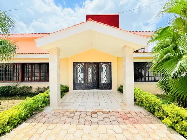 CASA EN VENTA EN MERIDA CON 4 HABITACIONES