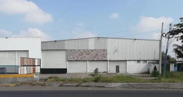 Bodega en renta orilla de Carretera Veracruz 1000m2 cerca de Ciudad industrial