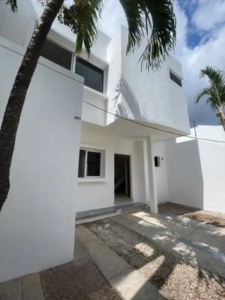 Casa en Venta en Smz 50, Benito Juárez, Quintana Roo, 3 Recámaras, 3.5 Baños, 2 Estacionamientos