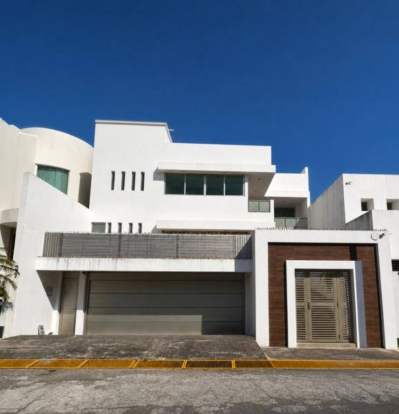 CASA EN VENTA CON ALBERCA EN COSTA DE ORO