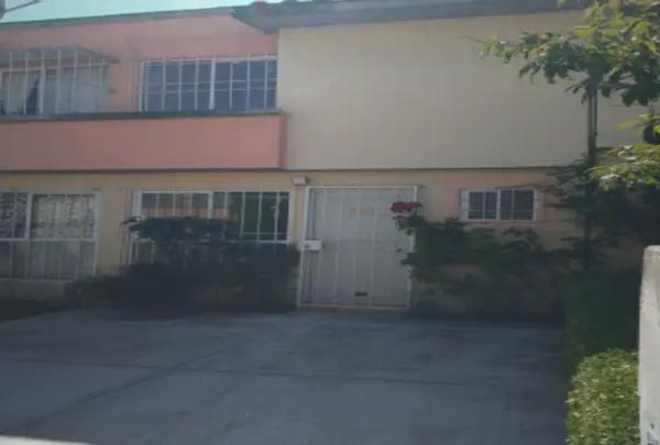 COMPRASELA AL BANCO LA Casa de Entrega Inmediata en Paseos de las Trojes, Temoaya, Estado de México