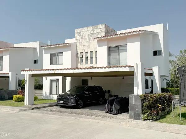 Casa independiente en venta en Paraíso Country Club, Emiliano Zapata, Morelos